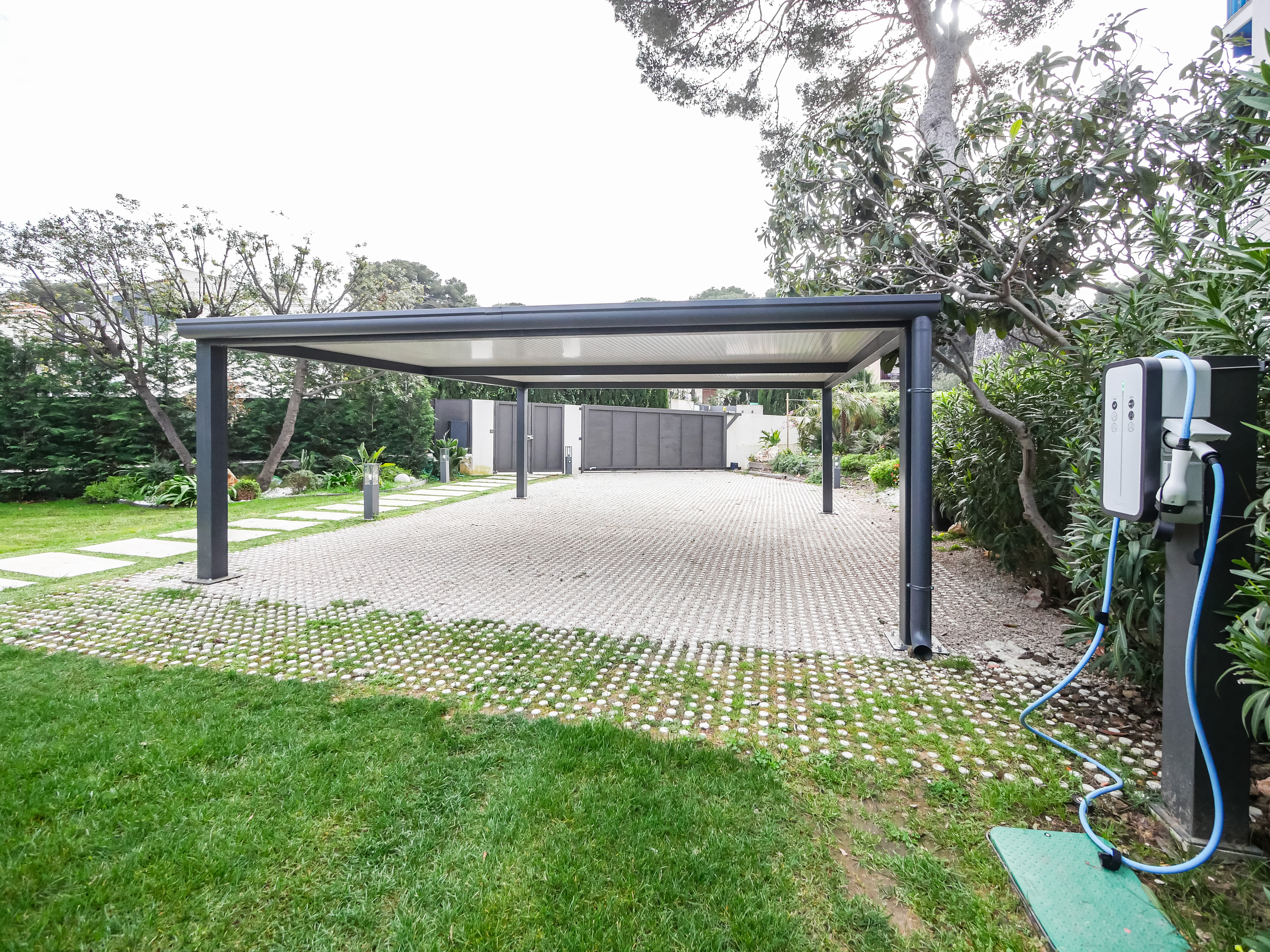 CAP MARTIN - VILLA CONTEMPORAINE - SECTEUR PRISÉ