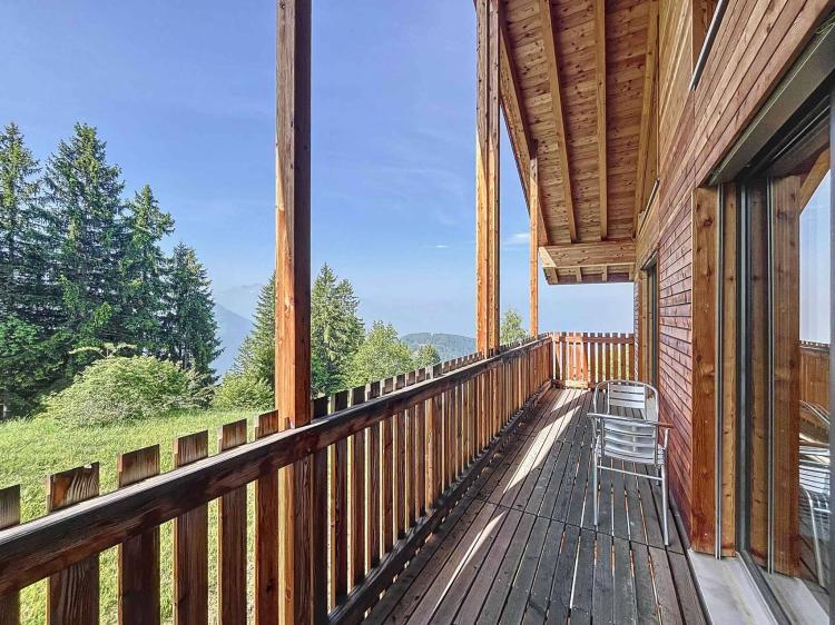 Chalet contemporain avec vue dégagée sur les montagnes