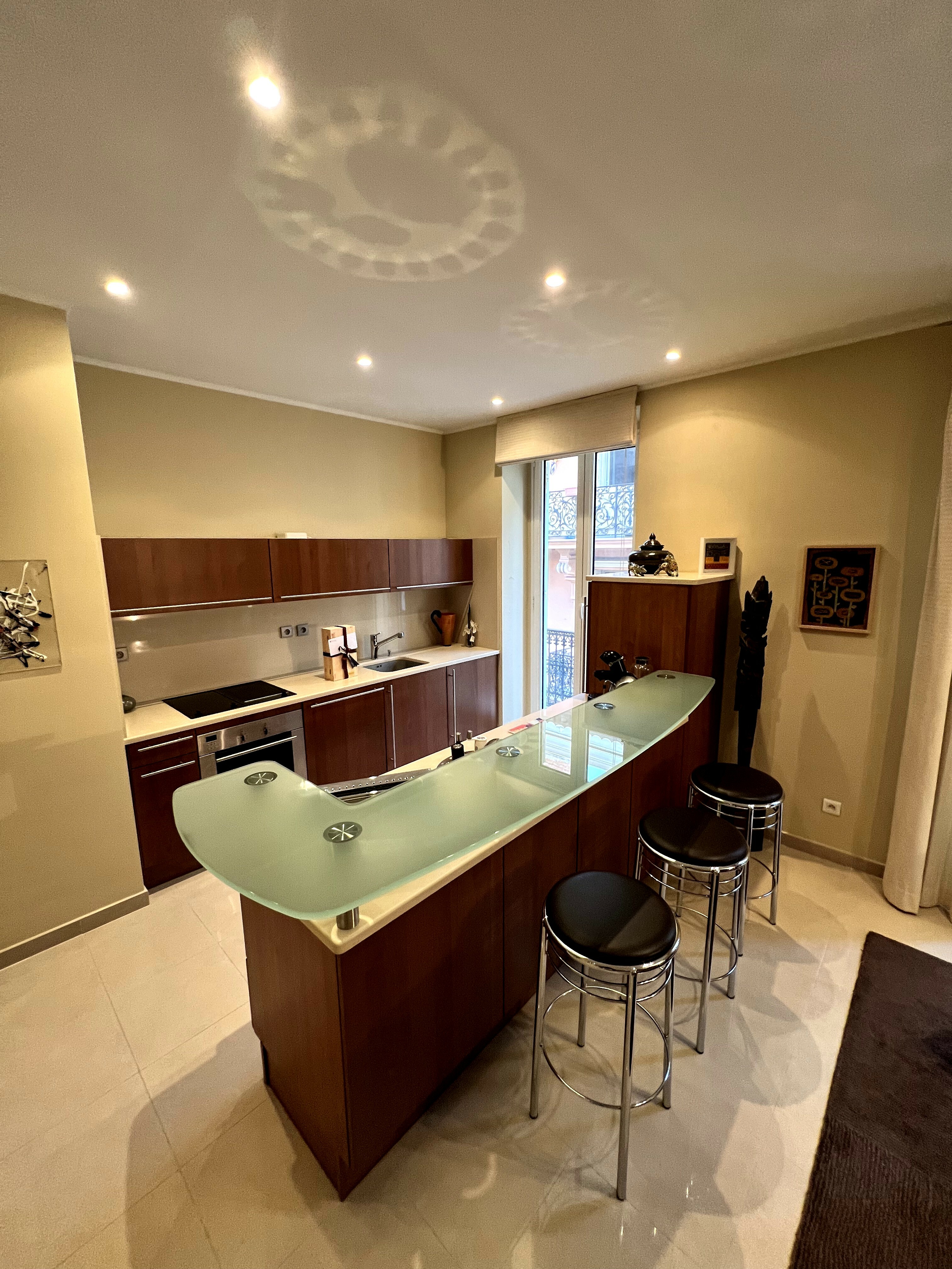 SOUS OFFRE ACCEPTÉE- MONTE CARLO - IMMEUBLE BOURGEOIS SOUS LOI - 4 PIECES
