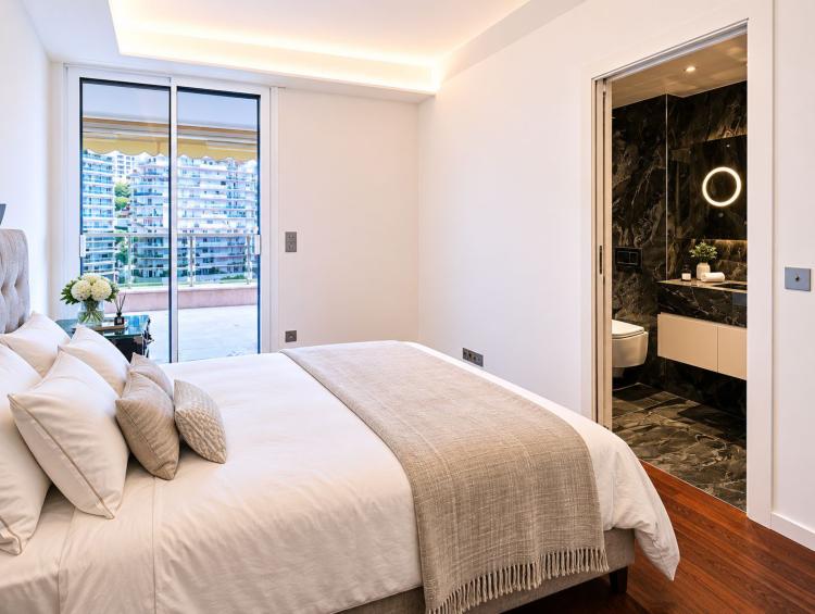 Exceptionnel penthouse en location avec piscine privée et vue mer panoramique