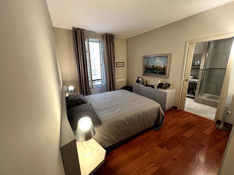 SOUS OFFRE ACCEPTÉE- MONTE CARLO - IMMEUBLE BOURGEOIS SOUS LOI - 4 PIECES