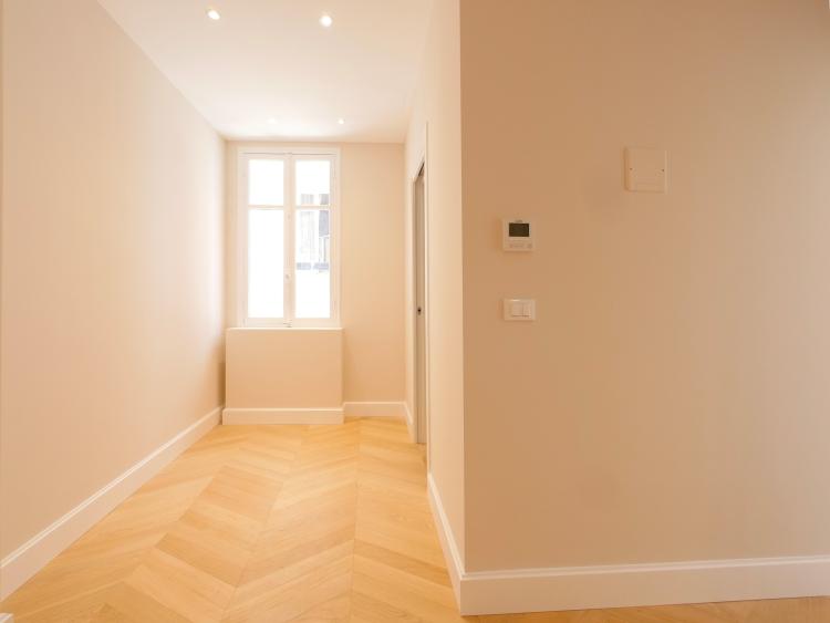 PALAIS BELVÉDÈRE - 2 PIÈCES RÉNOVÉ - USAGE MIXTE