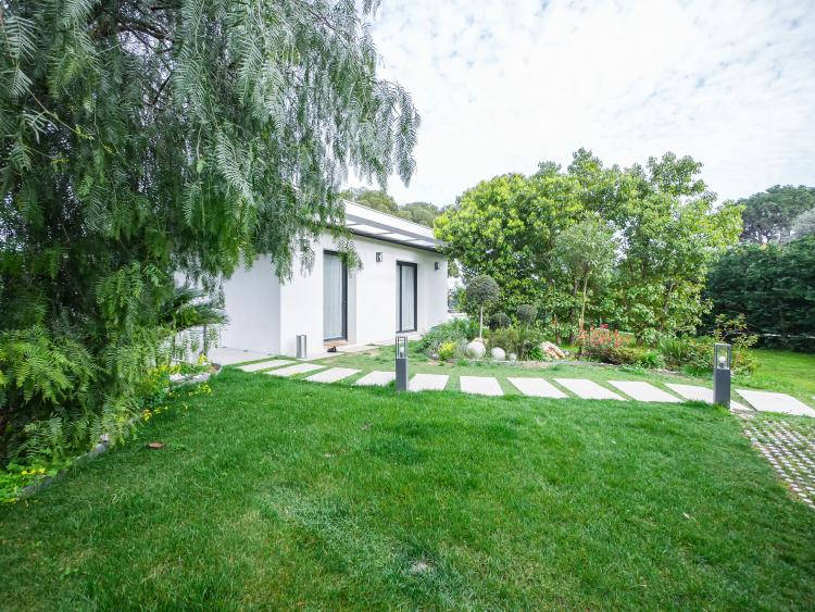 CAP MARTIN - VILLA CONTEMPORAINE - SECTEUR PRISÉ