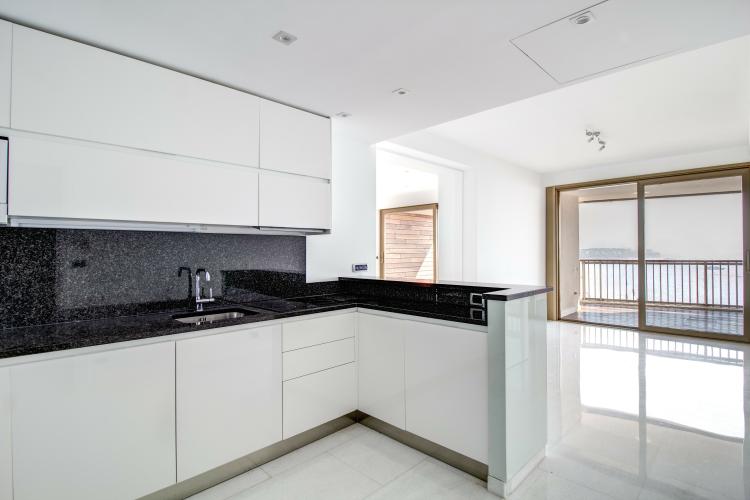MIRABEAU : Rare appartement de 3 chambres à coucher et  belle vue mer