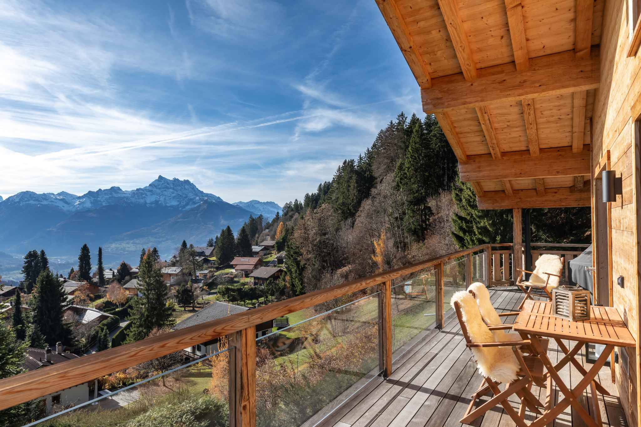 Chalet d'exception avec ascenseur privatif et vue imprenable
