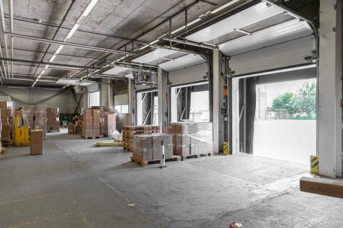 RARE ! Surface de stockage de 500 m² au centre de Genève