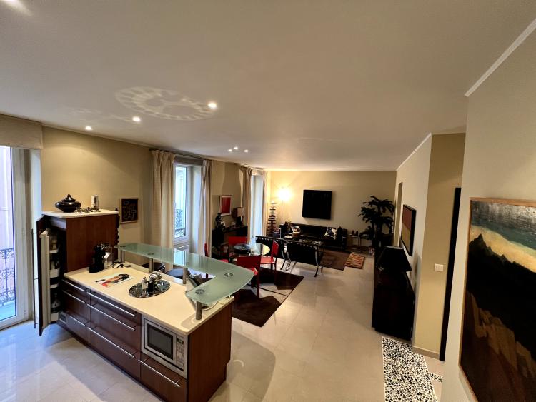 SOUS OFFRE ACCEPTÉE- MONTE CARLO - IMMEUBLE BOURGEOIS SOUS LOI - 4 PIECES