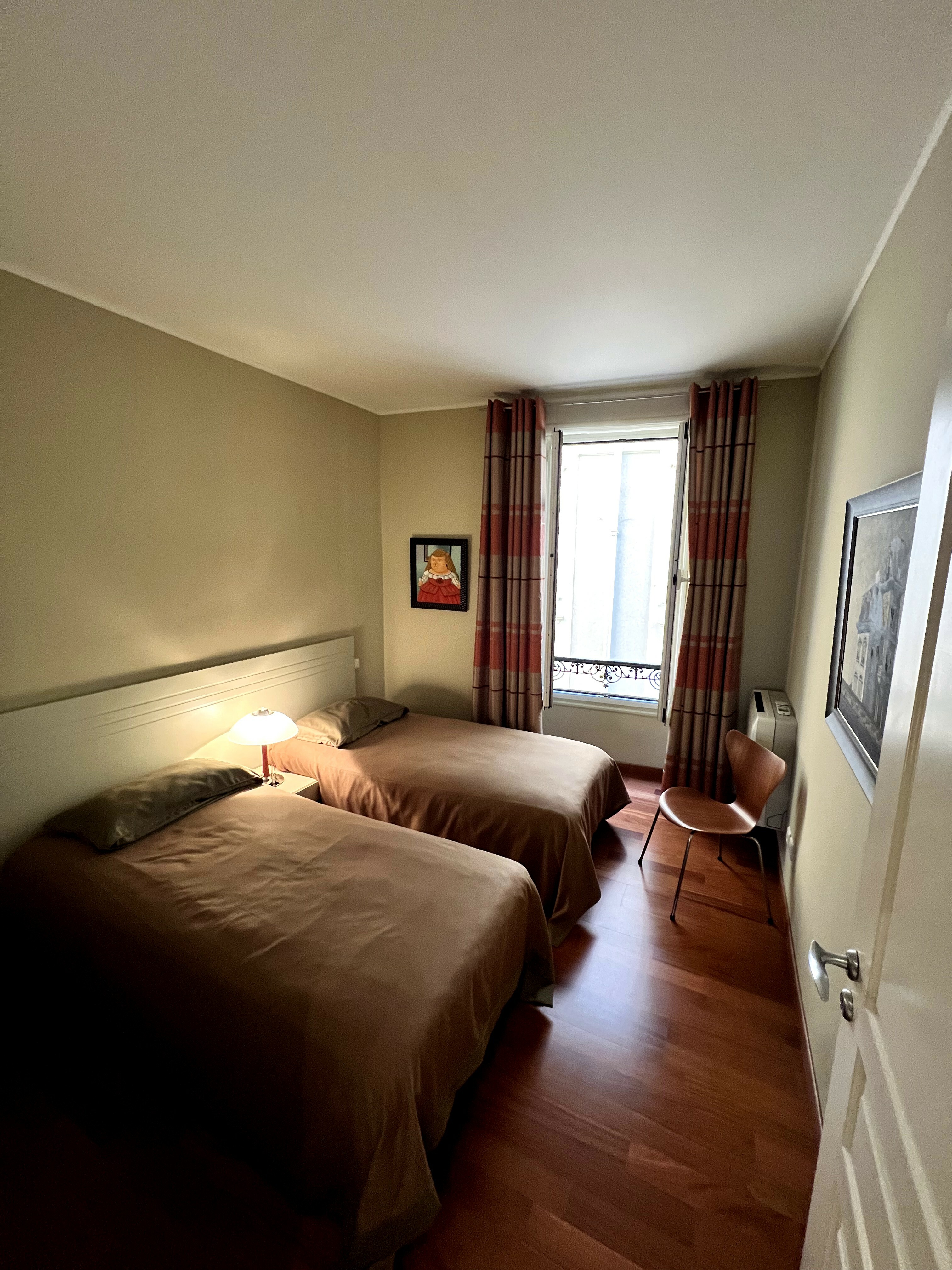 SOUS OFFRE ACCEPTÉE- MONTE CARLO - IMMEUBLE BOURGEOIS SOUS LOI - 4 PIECES