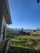 Maison de village avec cour et terrasses à Bourdigny