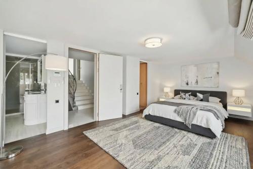 Luxurious triplex