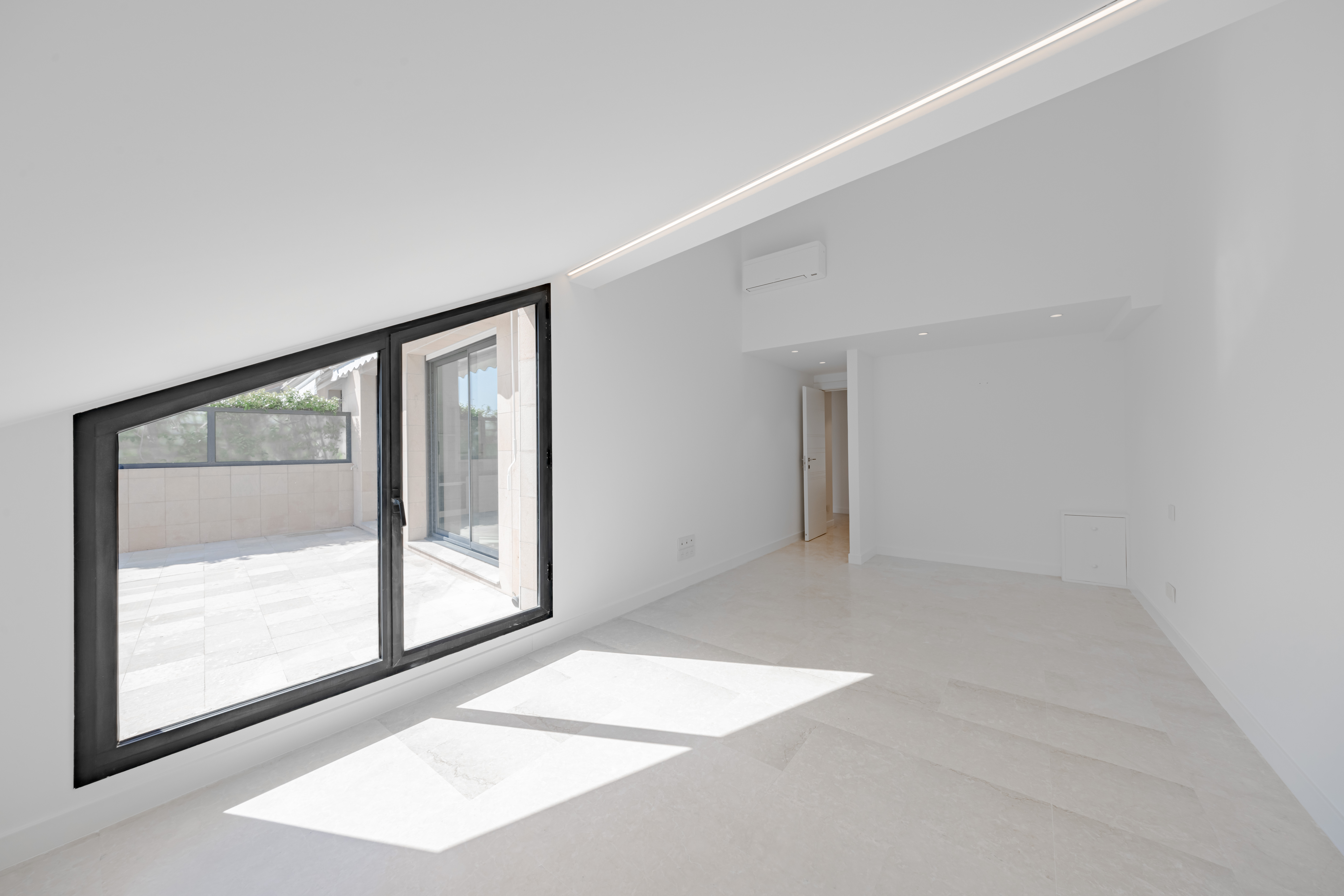 MAGNIFIQUE 3 CHAMBRES RÉNOVÉ