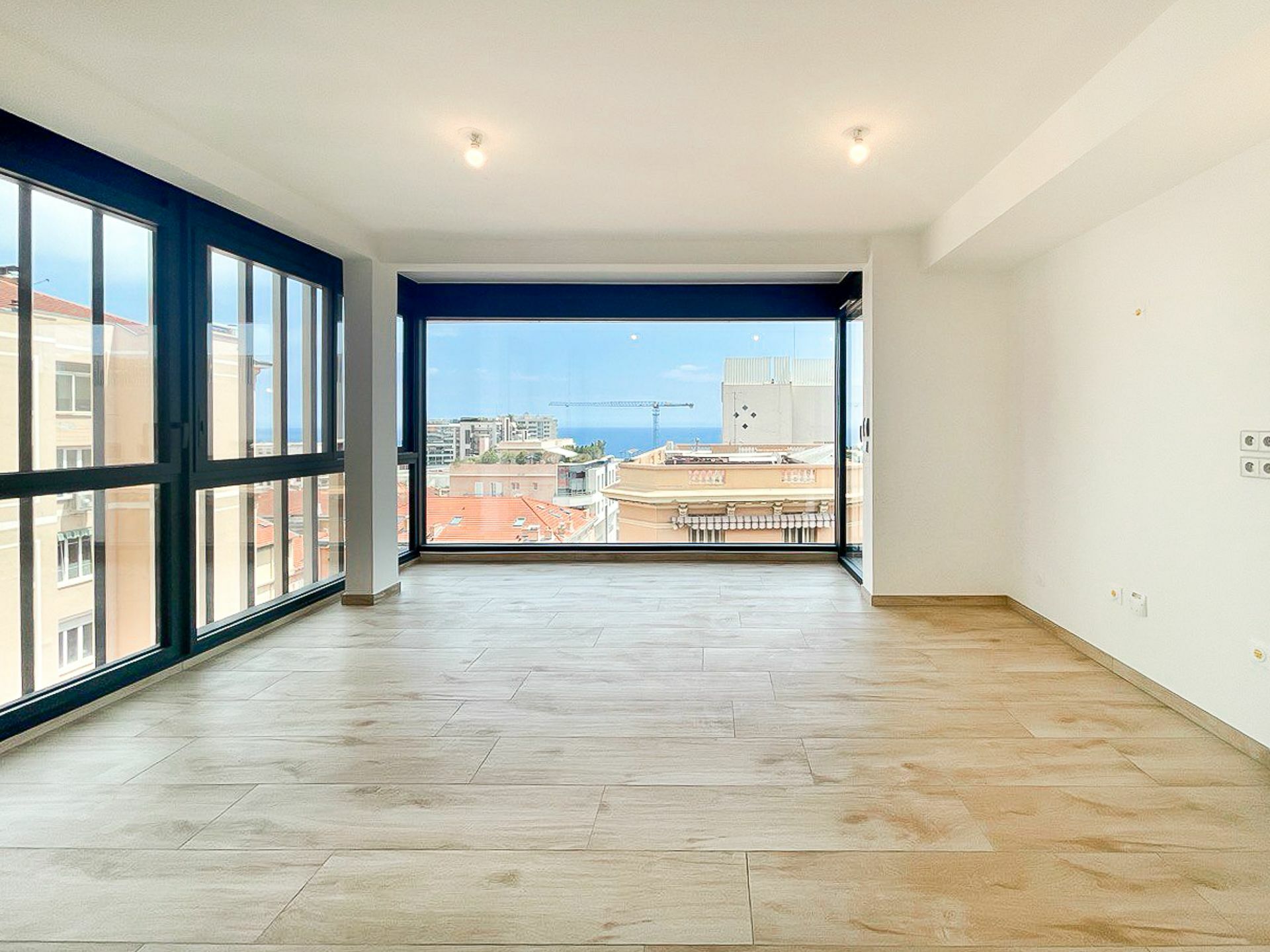 Appartement vue mer dans la prestigieuse résidence Olympe à Beausoleil, à la frontière de Monaco