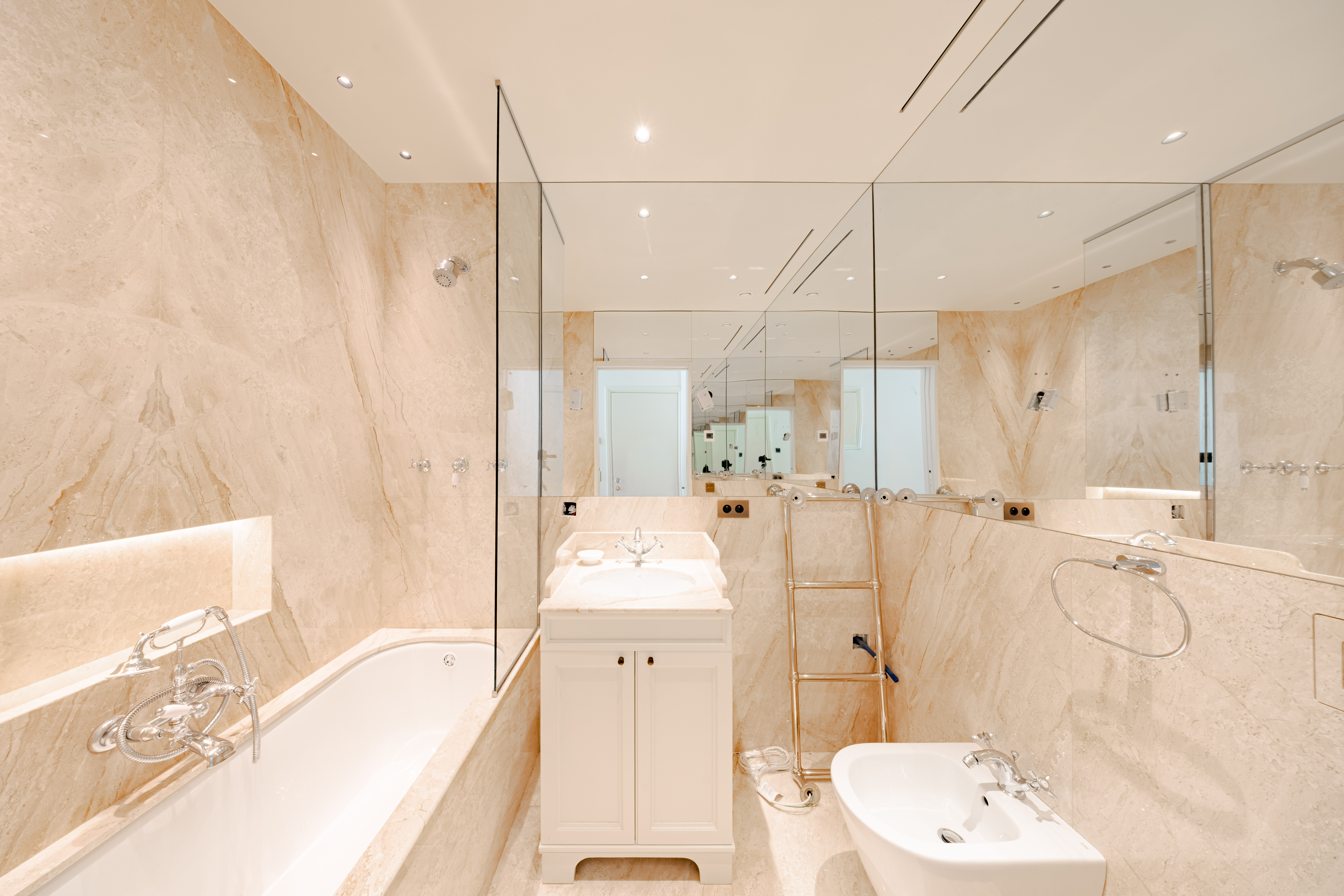 3 PIÈCES RÉNOVÉ AVEC VUE MER