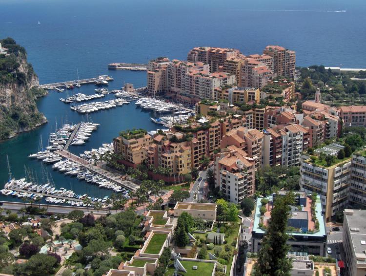 Uz1D7_harbour-of-fontvielle-monaco-view-from-above-2009-05-09-1780491012.jpg