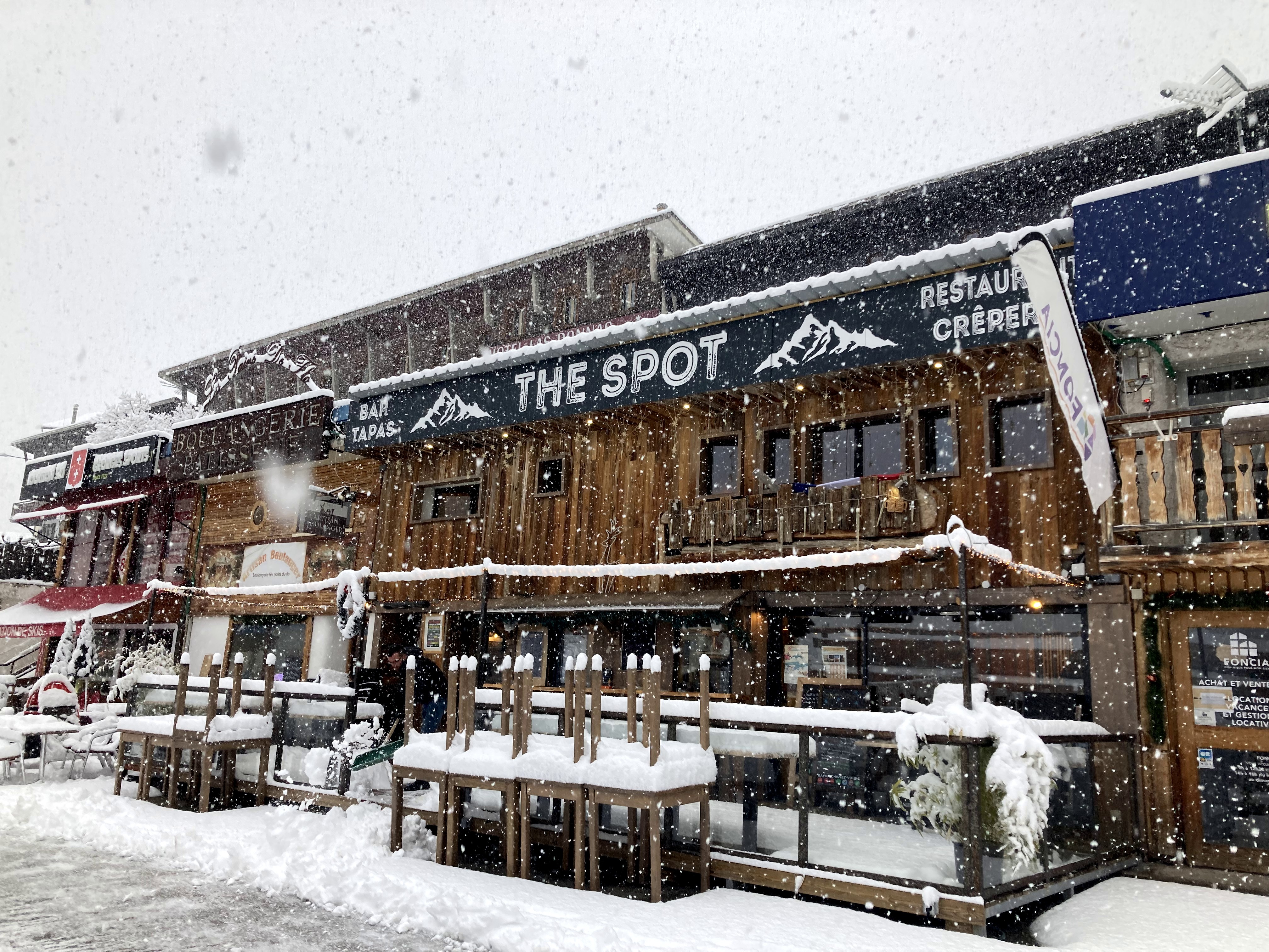 vByNL_the-spot-facade-1694594820.jpg