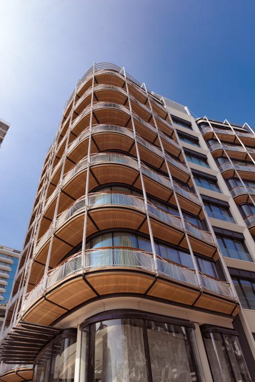 LUXUEUX FULL FLOOR - CARRE D'OR