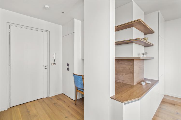 Appartement rénové de deux pièces avec une vue jusqu’à la mer
