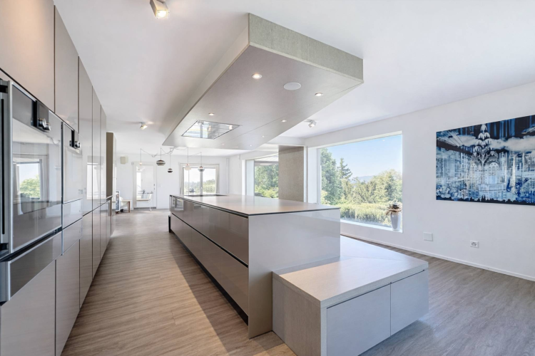 Villa moderne de standing de plus de 350 m² avec vue sur le lac
