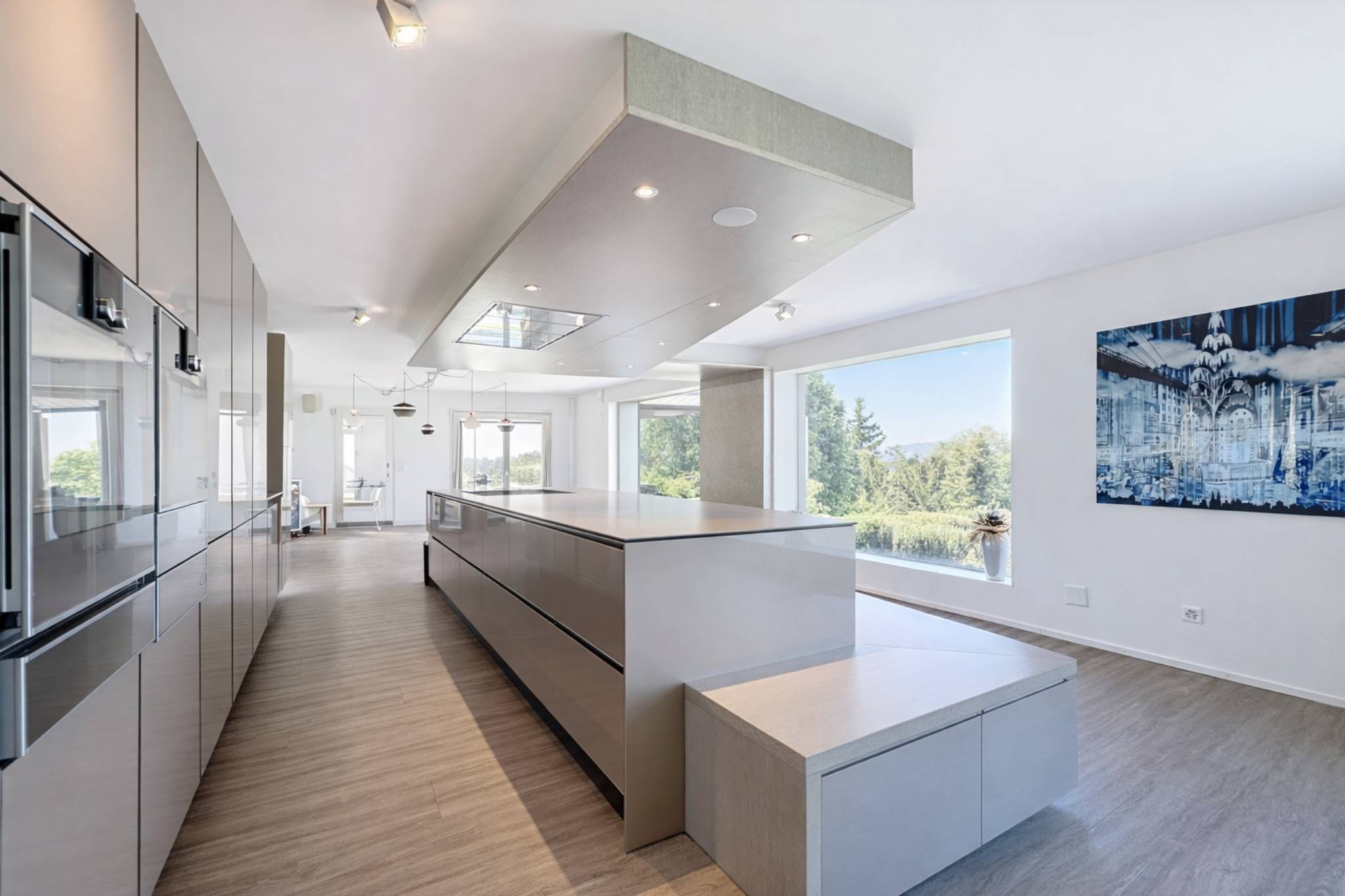 Villa moderne de standing de plus de 350 m² avec vue sur le lac