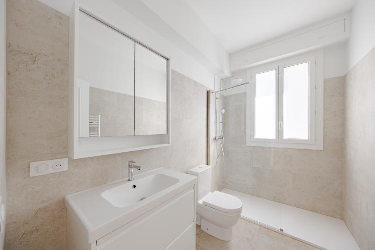 GRAND DEUX PIECES RÉNOVÉ AVEC VUE MER
