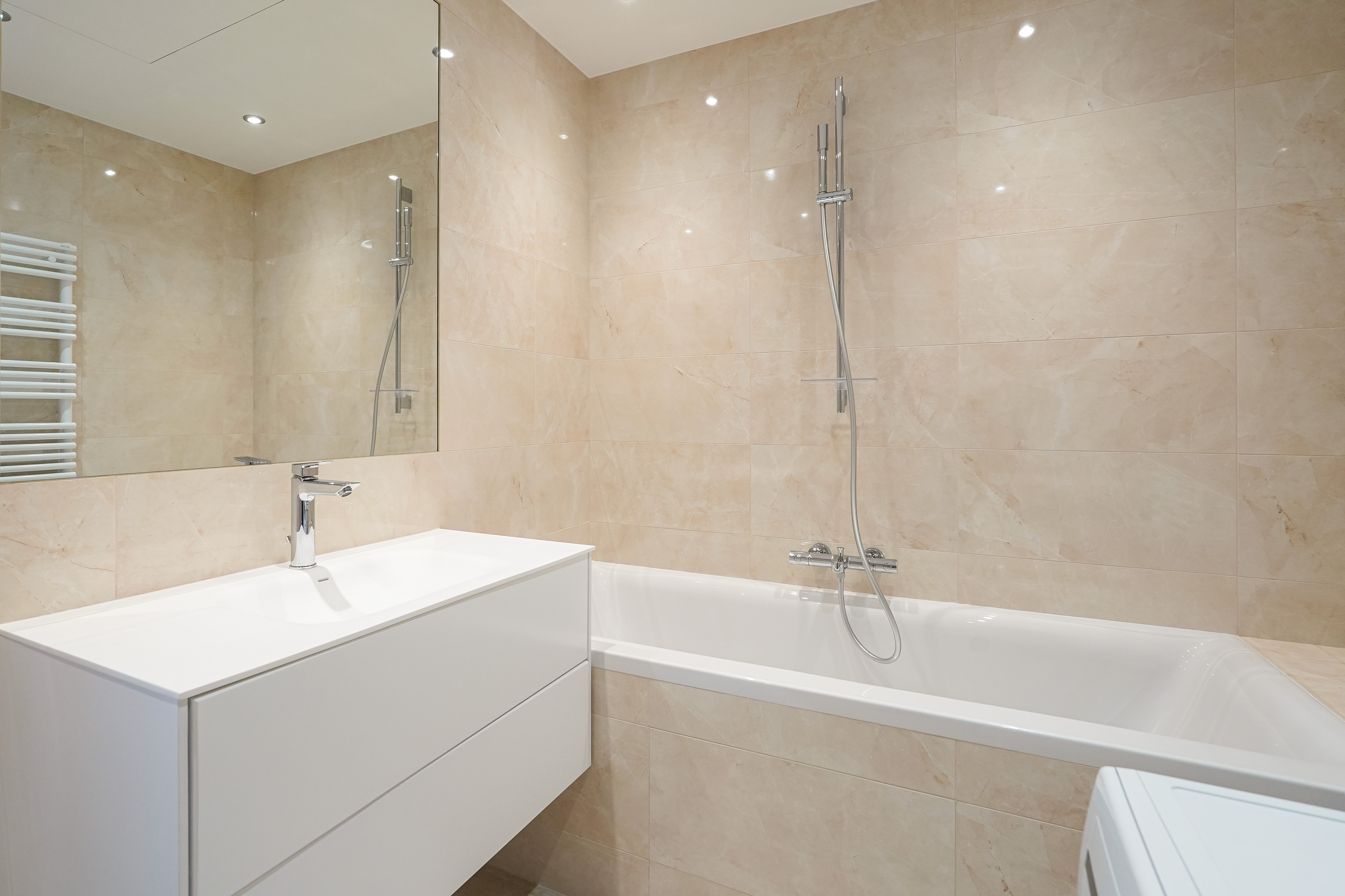 YRYUn_sdb-mastervaleri-agency-barnes-monaco-1781881031.jpg