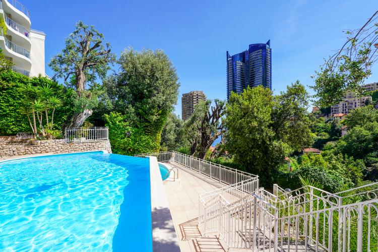 BEAUSOLEIL - 3 PIECES - CAVE, PARKING ET PISCINE