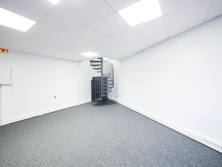 CARRE D'OR - LOCAL A USAGE DE BUREAUX OU COMMERCIAL