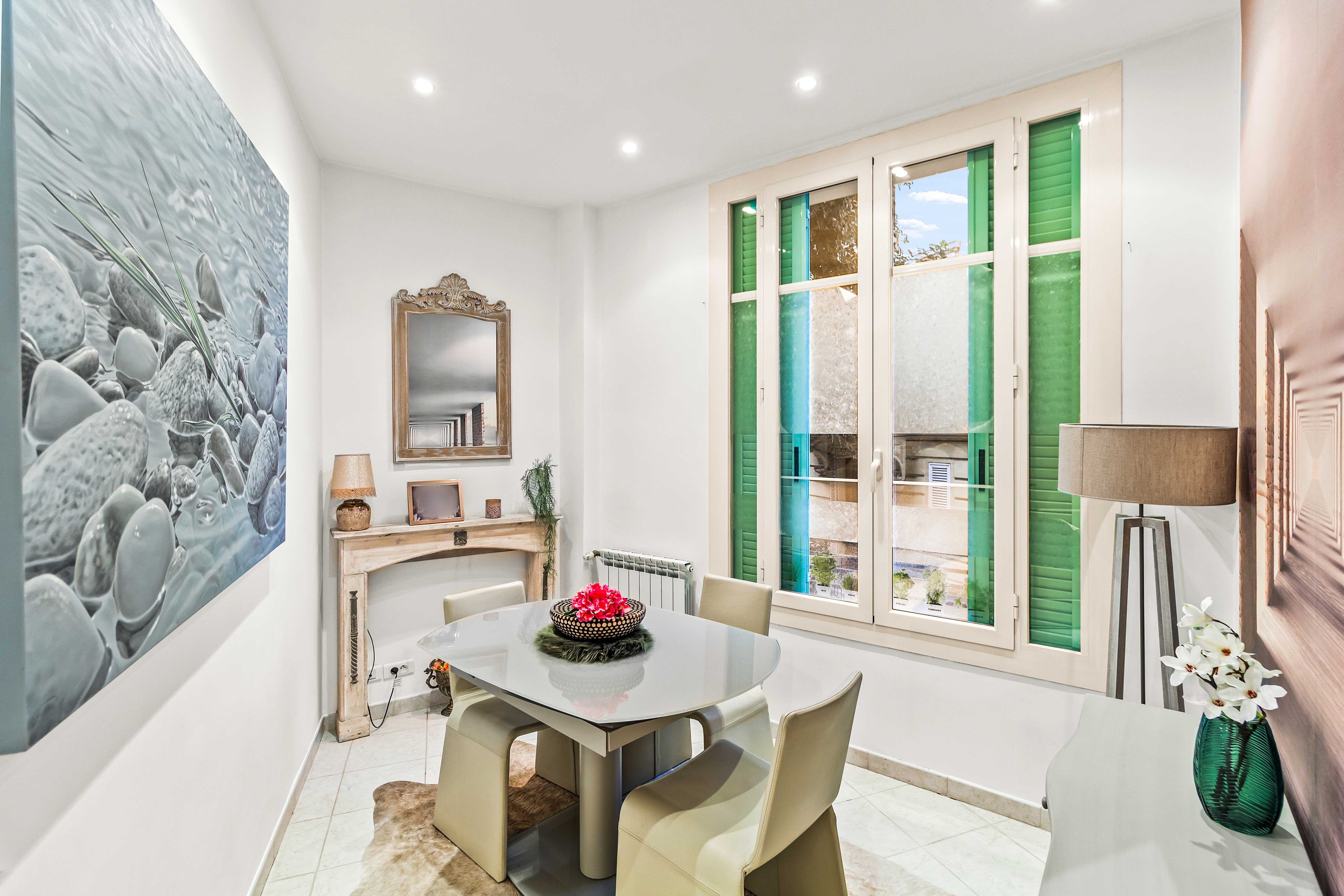Palais Bosio: Appartement de 3 Pièces avec Terrasse - Calme