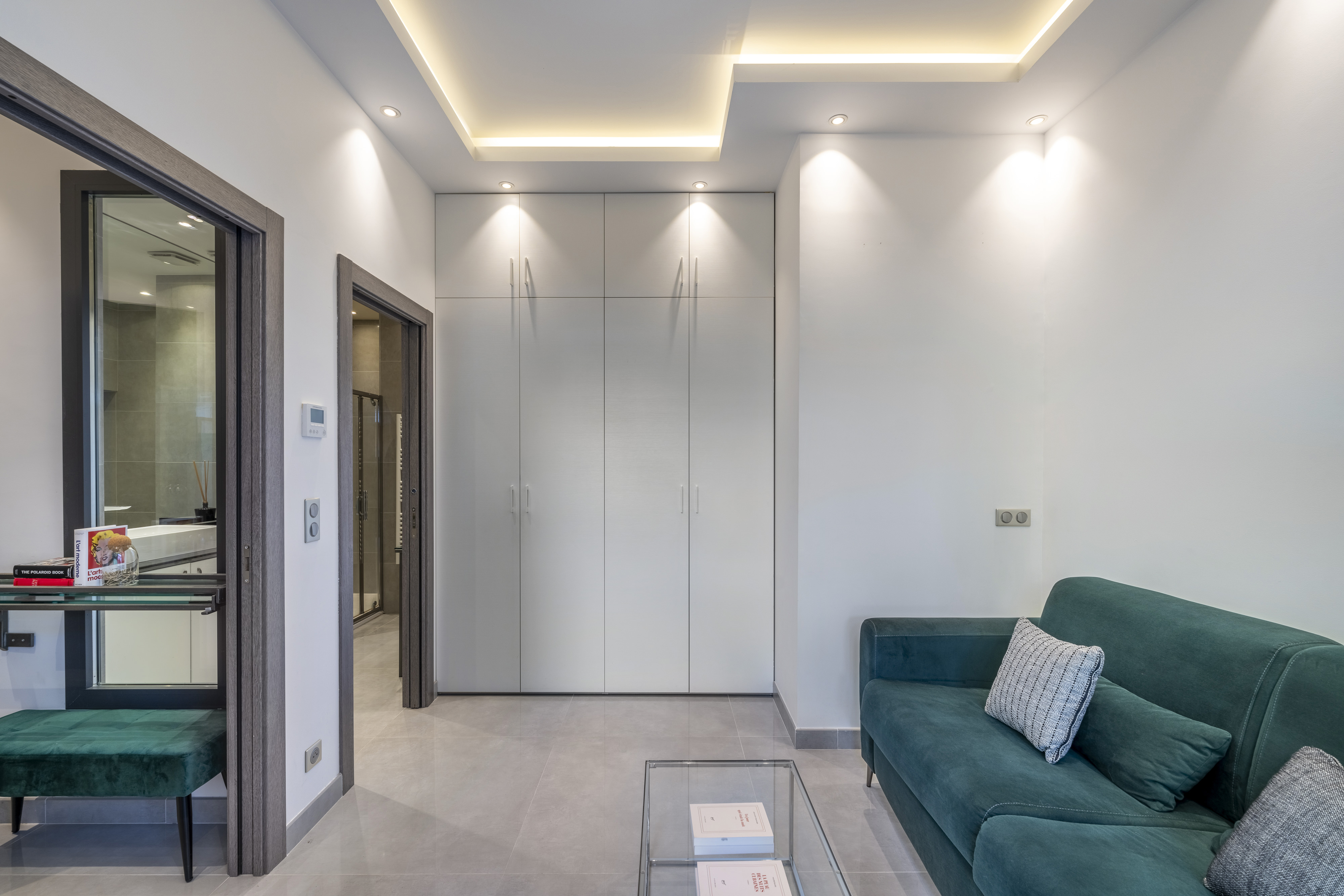 BETTINA: moderne studio rénové avec terrasse en location