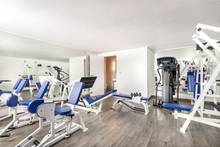Zv8II_villa-monaco-19.gym-1646045206.jpg
